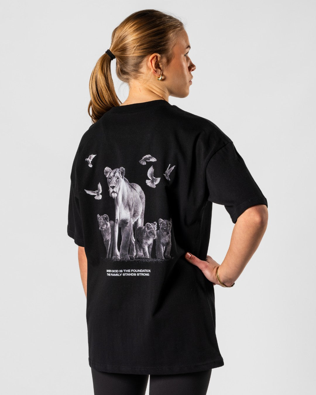 ’Foundation of Faith’ Women’s Oversized T-Shirt