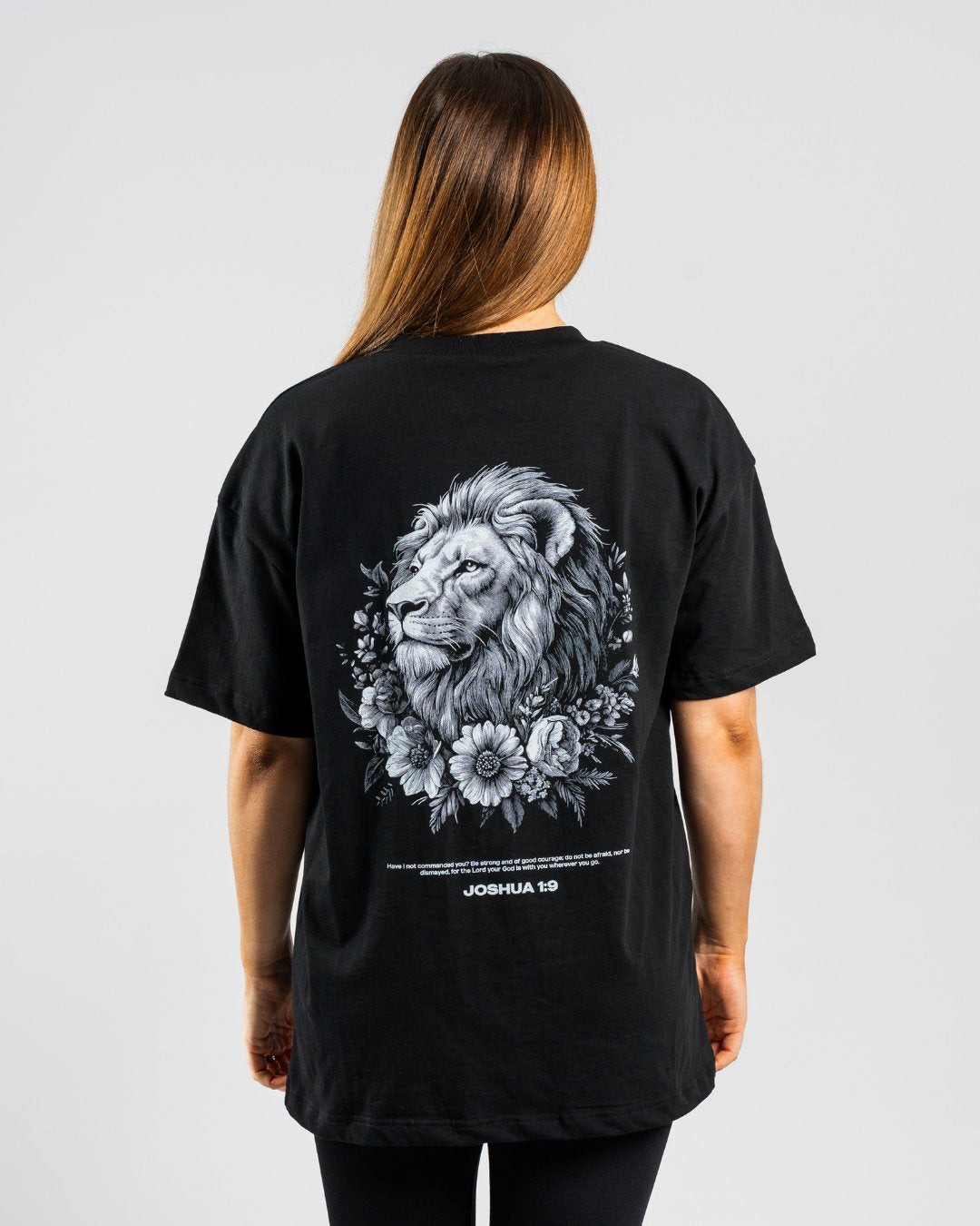 Joshua 1:9 'Courageous Roar' Women’s Oversized T-Shirt