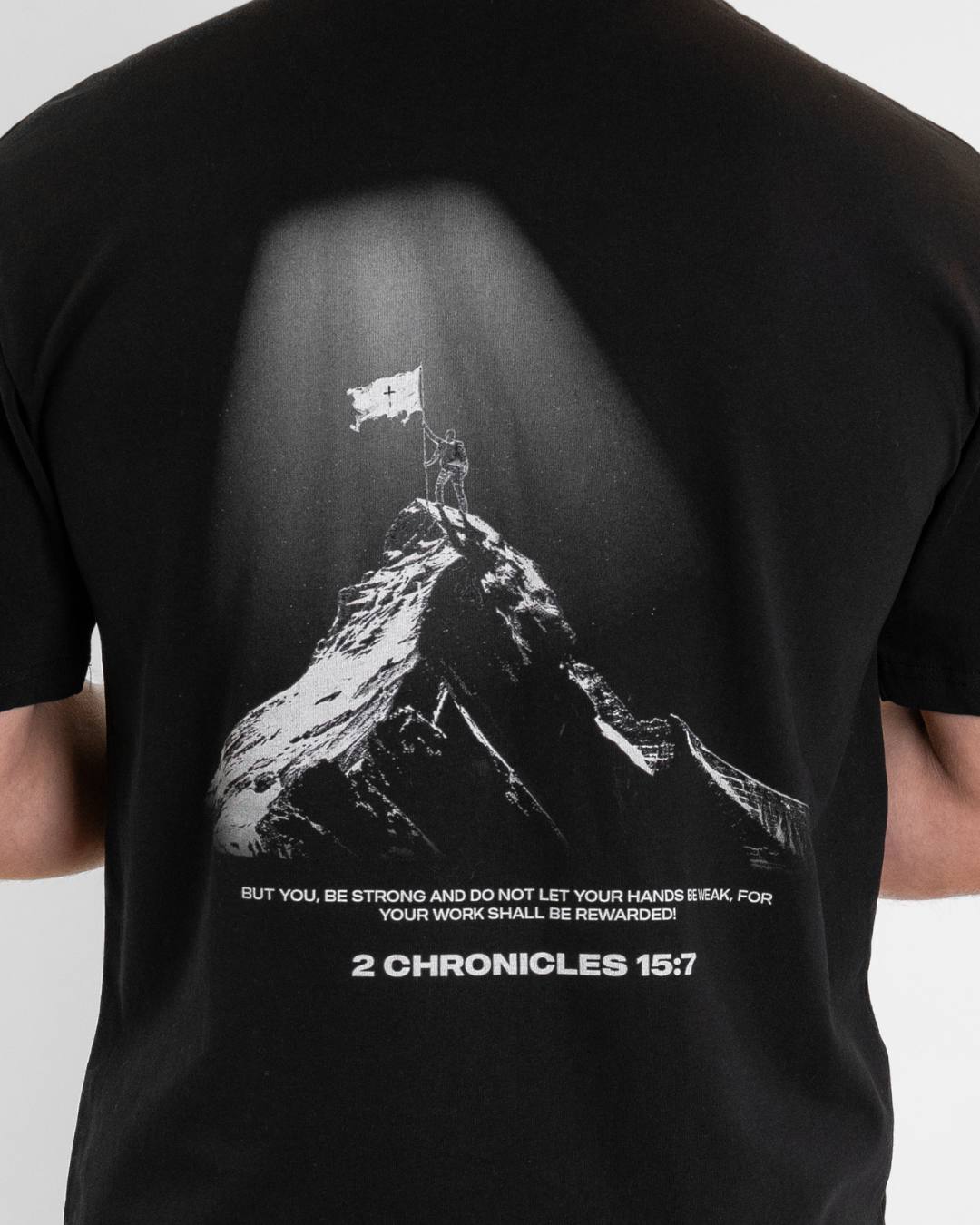 2 Chronicles 15:7 Conqueror’s Cross Oversized T-Shirt